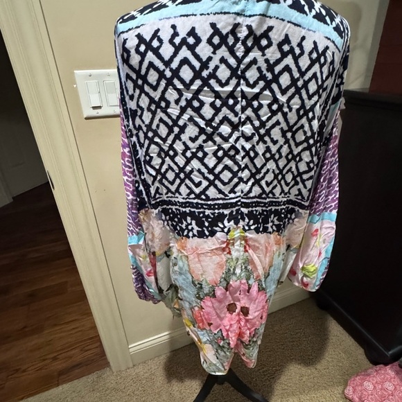 SAACHI Monochrome Geometric Kimono - Picture 2 of 7